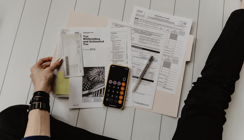 best free budgeting apps 2026 smartphone dashboard