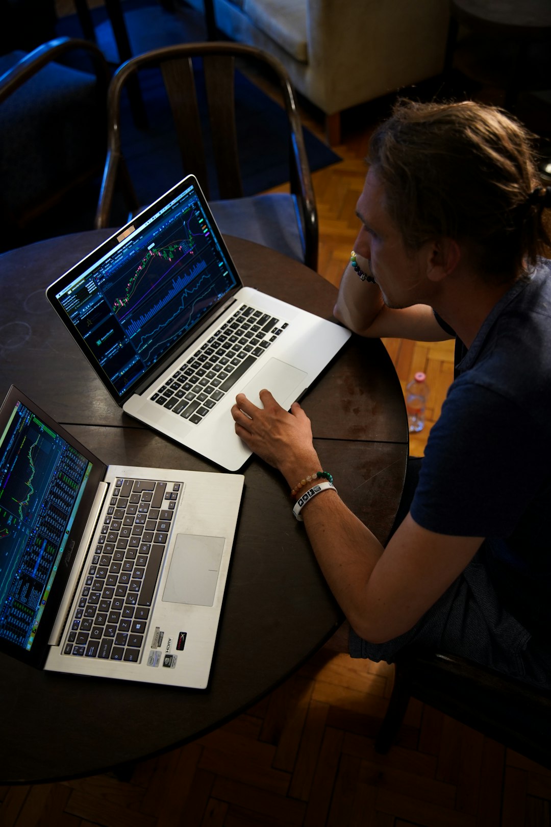 index funds vs etfs comparison guide for beginners