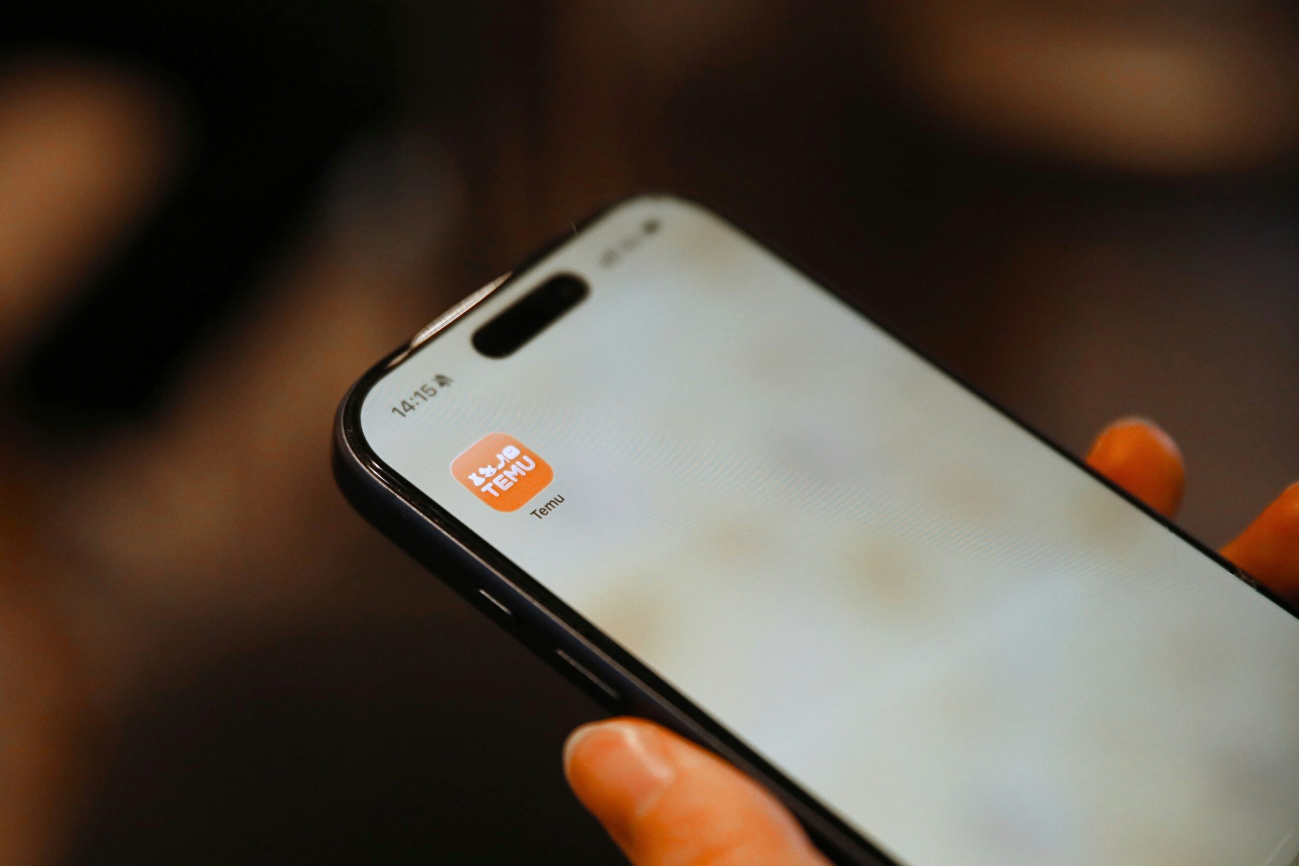 online shopping deals - Photo by V H on Unsplash